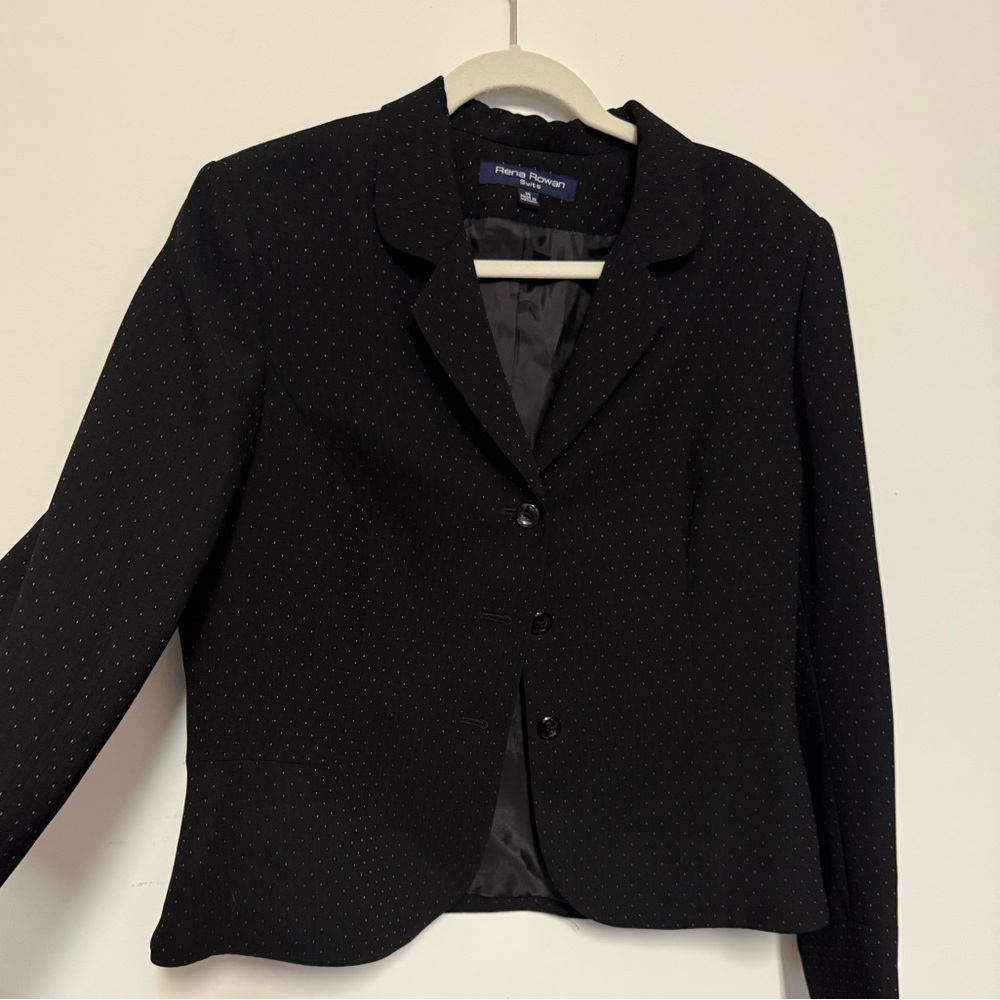 Beautiful suit jacket, blazer. Size 14. Like new condition